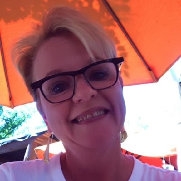 Meet your Posher, Cynthia - Picture 1 of 1